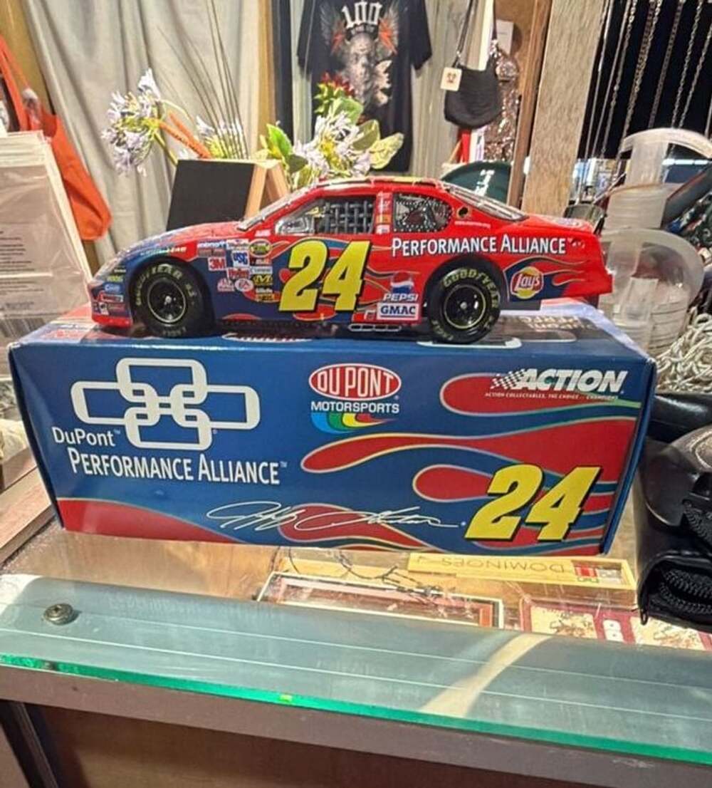 Action Jeff Gordon #24 Dupont Performance Alliance Diecast Car